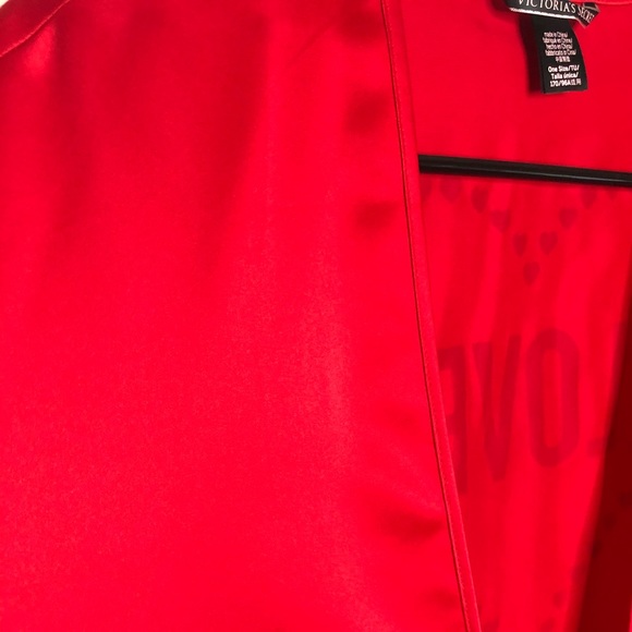 Victoria’s Secret Red Short-Sleeve Robe - Picture 5 of 6